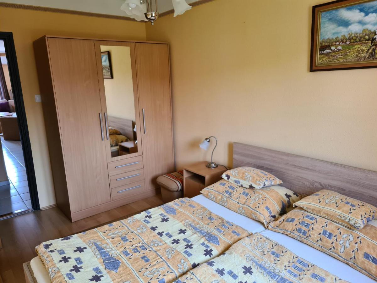 Balazs Apartman Appartement Zalakaros Buitenkant foto